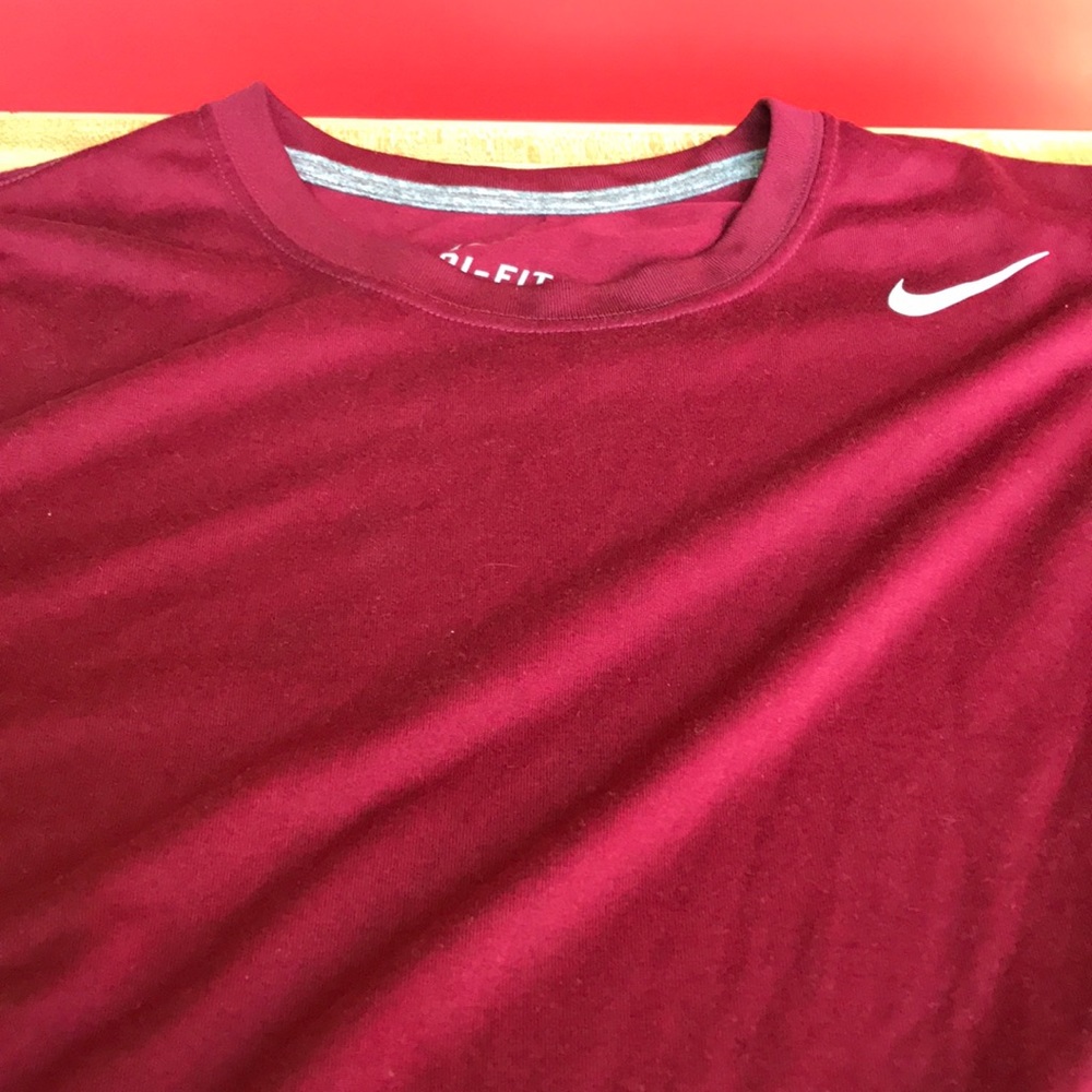 Nike dri fit size medium